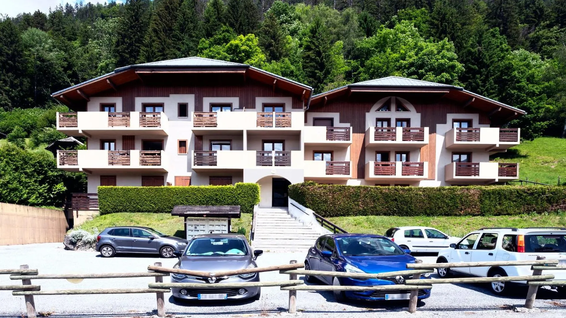 Studio Les Chalets Du Soleil By Interhome contacts